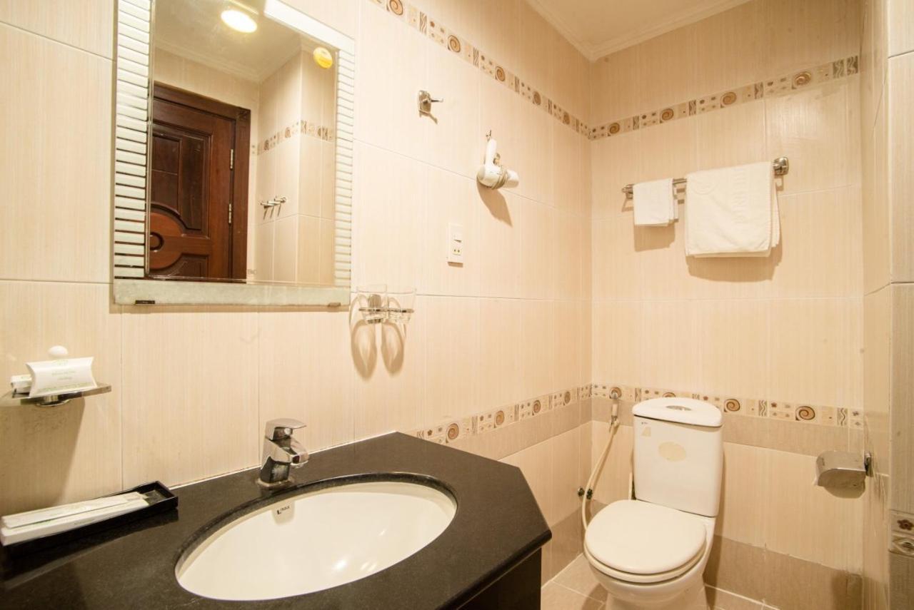 Binh Hung Hotel Хошимин Экстерьер фото